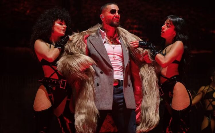 Maluma se presenta en su primera noche en el Palacio de los Deportes; muestra su faceta artística y su etapa como papá