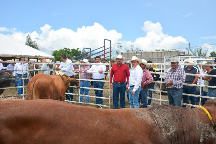 Reitera Gobierno del Estado su compromiso con el sector ganadero