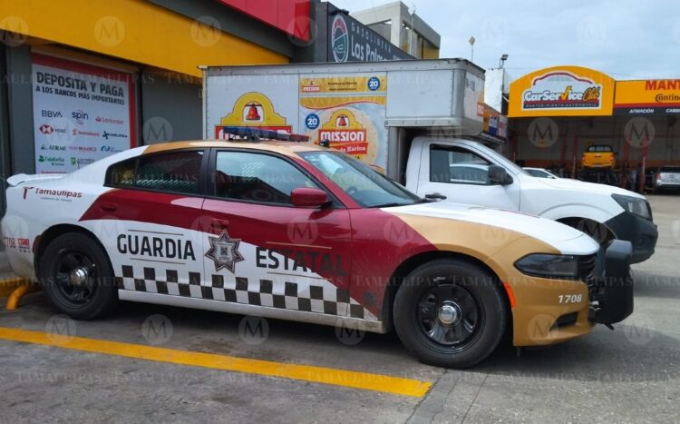 Vigilan policías estatales que negocios respeten horarios