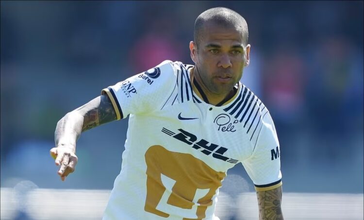 Pumas le gana demanda a Dani Alves: El futbolista brasileño deberá pagarle una indemnización al club