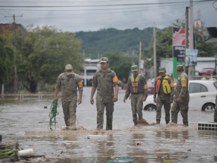 Arranca censo de damnificados en cinco estados; habrá apoyos para limpieza y enseres