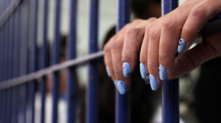 Mujer fue detenida en San Fernando por abandonar a sus dos hijos