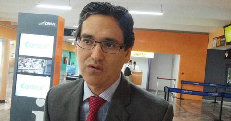 T E C L A Z O S/¿TENDRÁ QUE IRSE ERASMO DE MADERO?