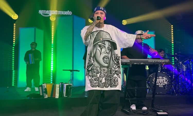 Santa Fe Klan presenta su nuevo disco, «Baile Cholo», entre el amor a su hijo y el resentimiento a su ex, Maya Nazor