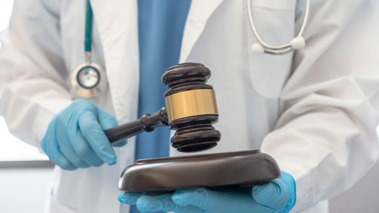 ¿Qué dice la ley sobre la negligencia médica?… aquí en pocas palabras