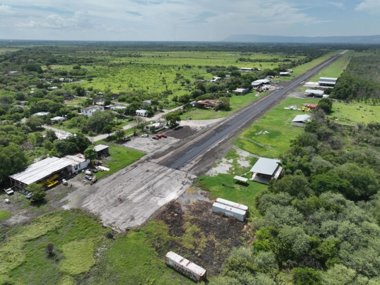 Rescata gobierno de Américo aeródromo de Ciudad Mante para fortalecer al campo