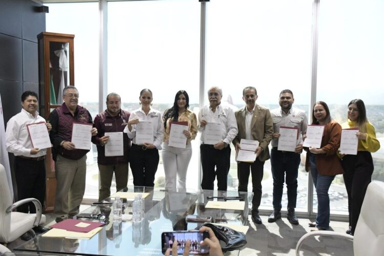 T E C L A Z O S/“ALCALDE DE MADERO, ES UN VIVIDOR DEL PUEBLO”