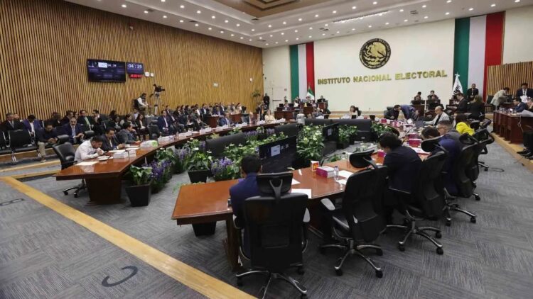 Comisiones suspenden reunión para dictaminar plan B de la reforma electoral