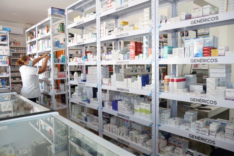 Abasto de medicamentos en farmacias públicas está al 97%, afirma Sheinbaum