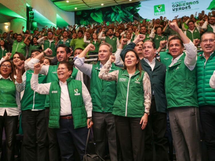A TAMBOR BATIENTE/ SE LE VOLTEÓ LA PORRA