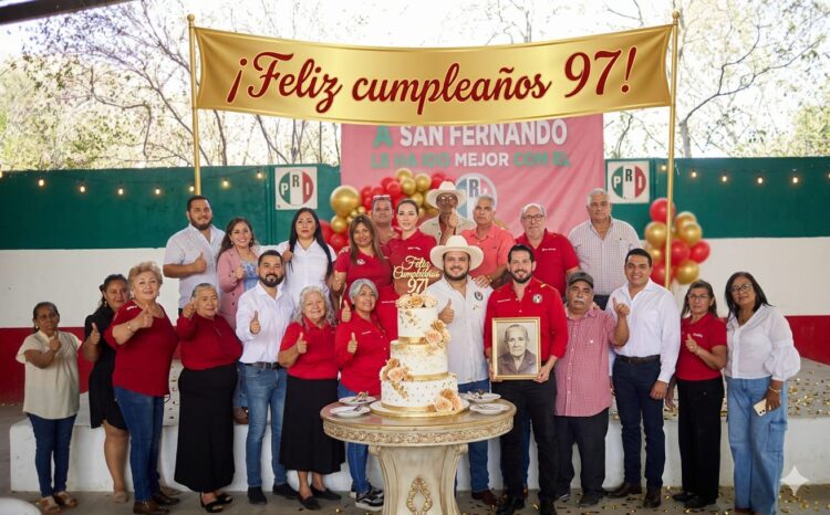 Se acerca el PRI a los 100 años de edad; hoy está de manteles largos