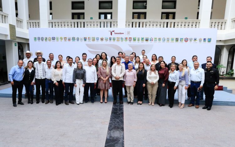 Recibe Américo cartera de proyectos 2026 y exhorta a munícipes a ejercer recursos con honestidad