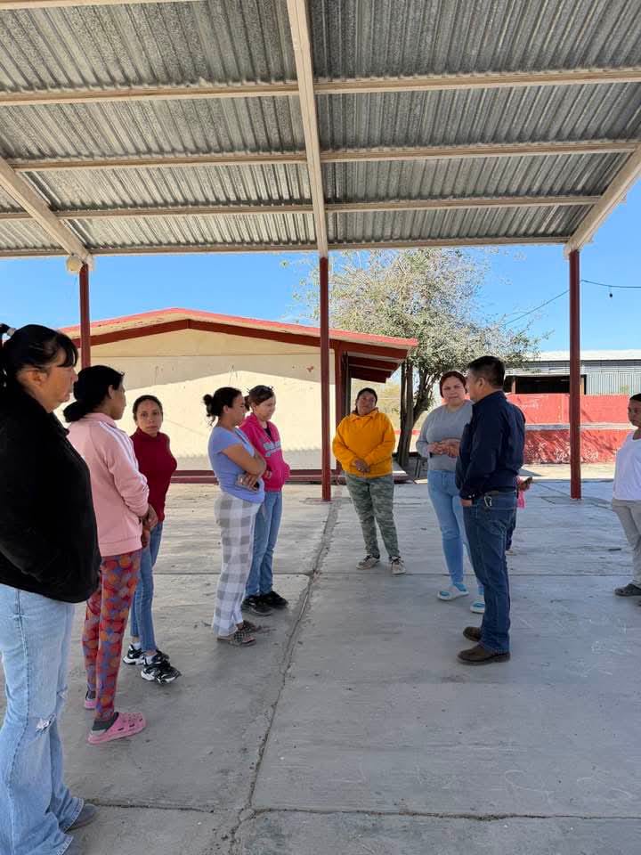 Alcalde de la Villa de Méndez en contacto directo y permanente con las familias del campo