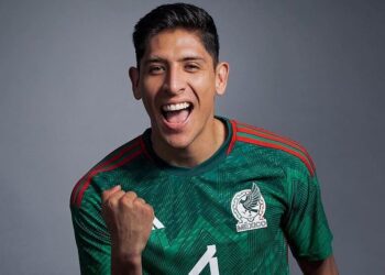 Edson Álvarez está de vuelta en los entrenamientos con Fenerbahce tras lesión