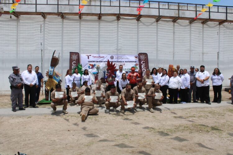 Participan CEDES Matamoros y Altamira en convocatoria nacional de elaboración de alebrijes mundialistas