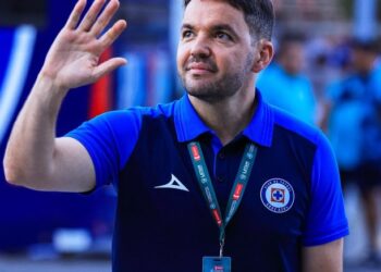 Víctor Velázquez rompe el silencio sobre Nicolás Larcamón tras su la salida