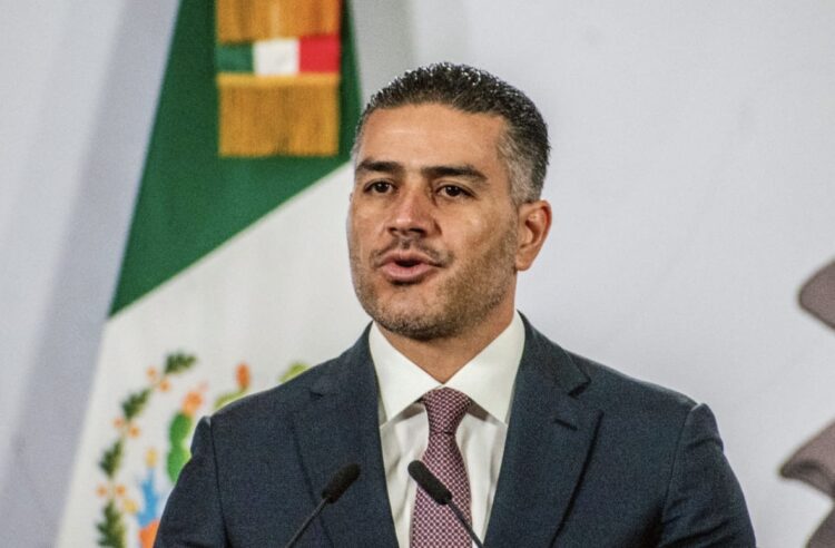 A TAMBOR BATIENTE/ EL SÚPER POLICÍA DE MÉXICO