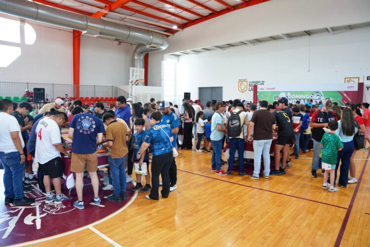 Cientos de niños y jóvenes disfrutan del «Domingo Mundialista» organizado por el IMJUVE