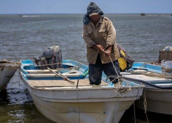 Pescadores de la laguna van a enfrentar dos vedas “empalmadas”