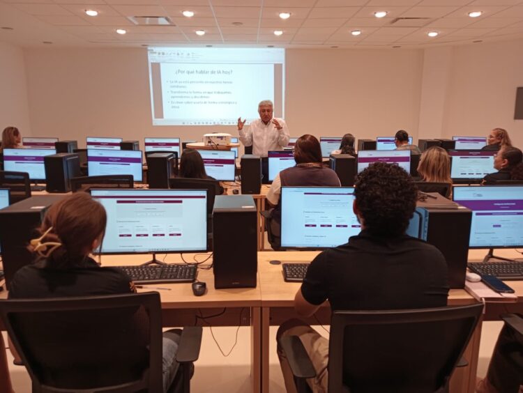 Imparten talleres de inteligencia artificial en la Infoteca de Nuevo Laredo