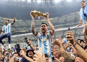 En América Latina, el futbol es casi sagrado