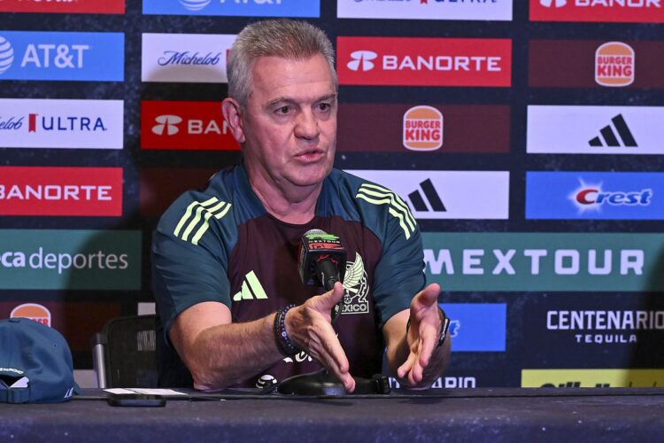 Javier Aguirre: «Empezó el Mundial, no puedo permitir que no sean capaces de dar pases de dos metros»