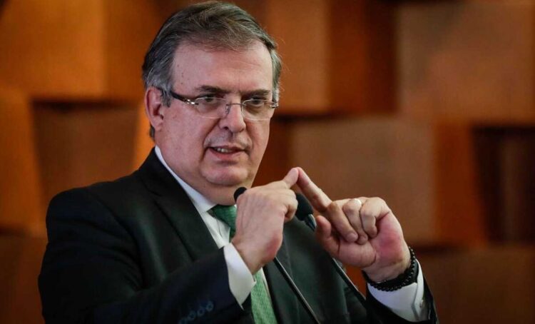 Agonía del libre comercio pega al crecimiento del país: Ebrard