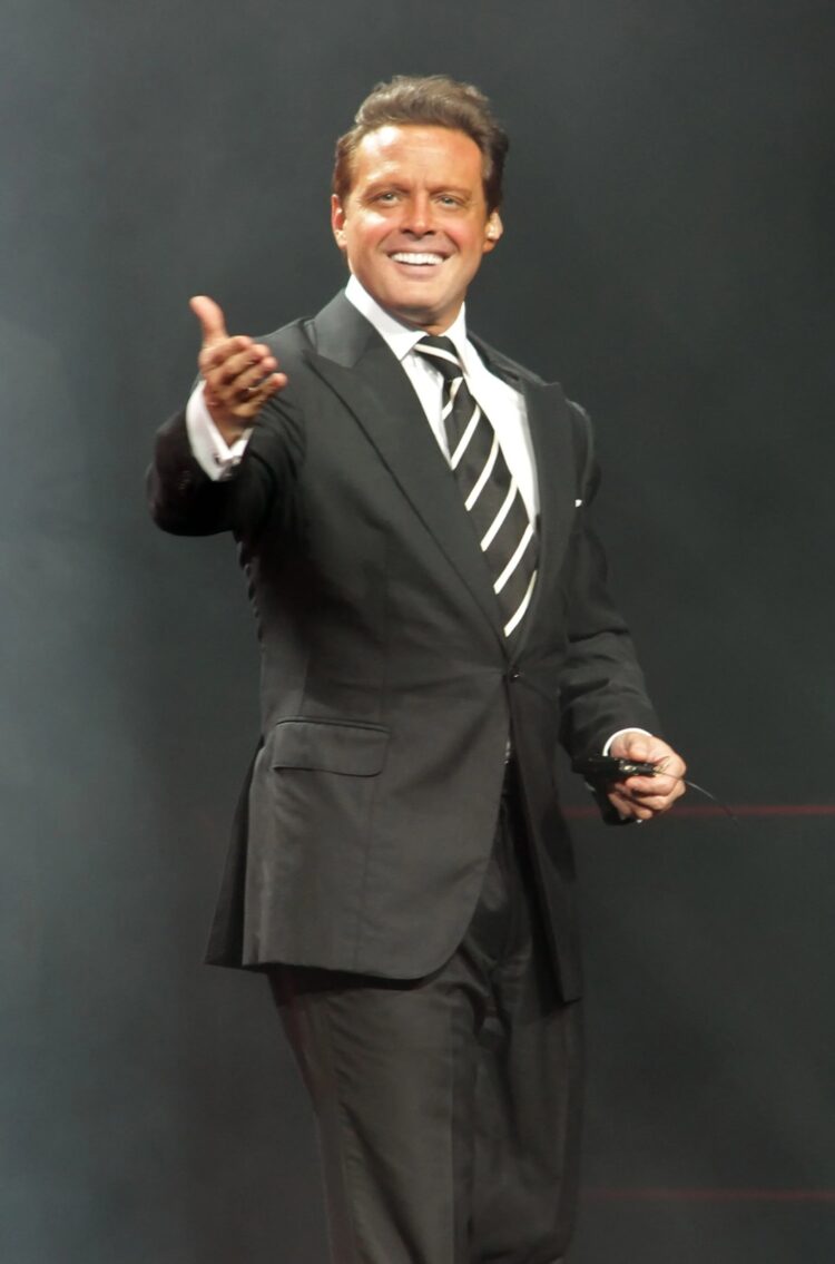 ¿Qué le Pasó a Luis Miguel? Reportan que Fue Dado de Alta: Este Es su Estado de Salud Actual