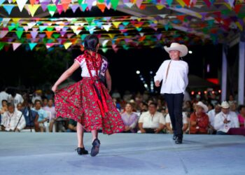 Zapatean el Huapango Huasteco 261 parejas: Secretaría de Turismo