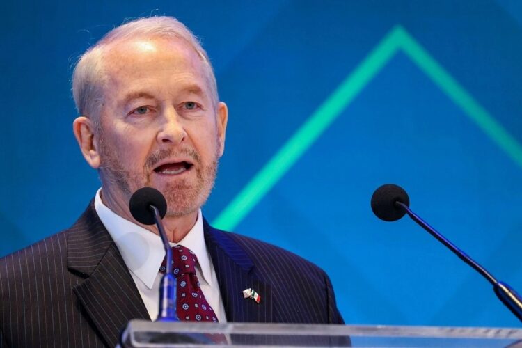 Que Johnson se quede en el tema bilateral y «respete nuestros asuntos internos»: Sheinbaum al embajador de EU