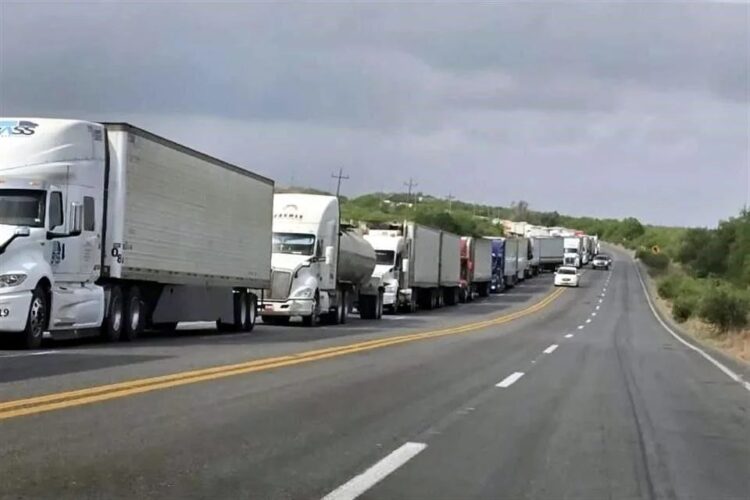 Se posesiona transporte de carga de carreteras de la región
