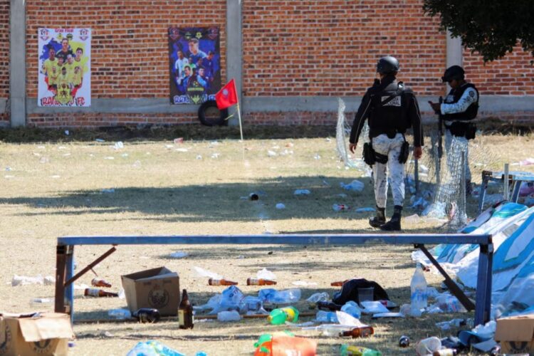 T E C L A Z O S/EN MÉXICO MANDA EL PUEBLO Y NADIE MÁS: OLGA SOSA