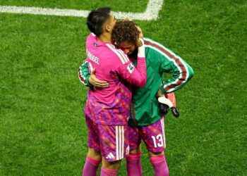 Ochoa, Hormiga y jugadores del Tri rompen en llanto tras eliminación del Mundial