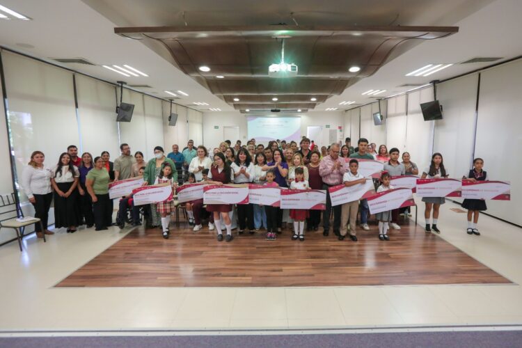 Entrega DIF Tamaulipas las becas «Esperanza de Tamaulipas» y «Para la Inclusión Social en Tamaulipas»