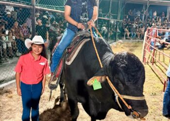 Exitoso rodeo en las fiestas del 160 aniversario de la fundación de la Villa de Méndez