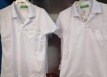 Uniformes escolares usados; una solución ante la necesidad