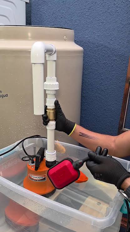 Es incorrecto instalar bombas eléctricas directas de la red de agua