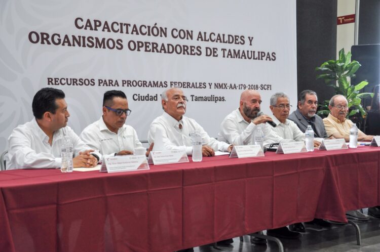 Capacitan a municipios sobre programas federales y medición de aguas nacionales
