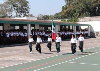 Ultima semana de vacaciones; el lunes regresan alumnos a las aulas