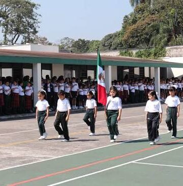 Ultima semana de vacaciones; el lunes regresan alumnos a las aulas