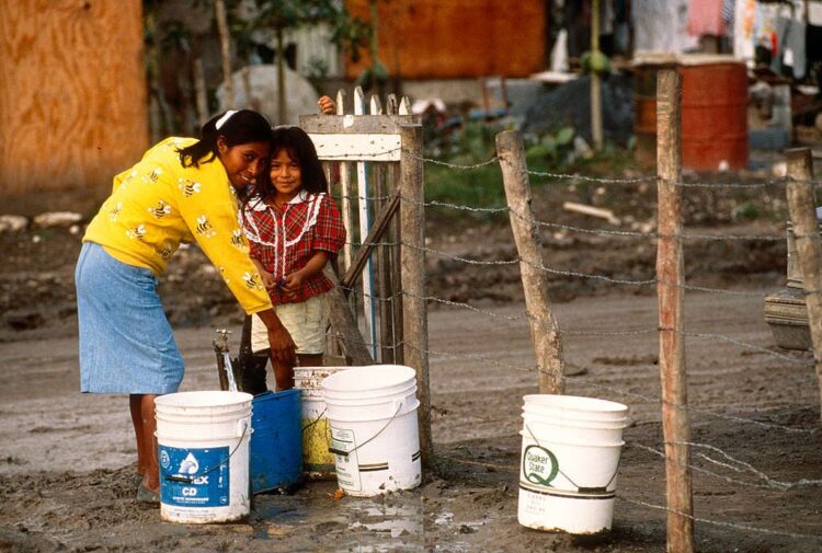 A TAMBOR BATIENTE/ SIN AGUA NO HAY VIDA