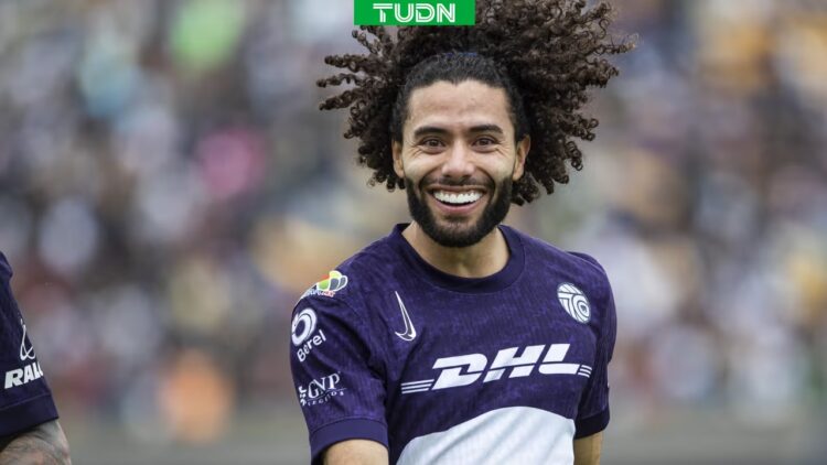 Chino Huerta llega a México para firmar contrato con los Pumas
