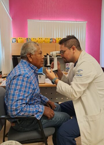 Realizan nueva jornada oftalmológica en la Villa de Méndez; la salud es una prioridad