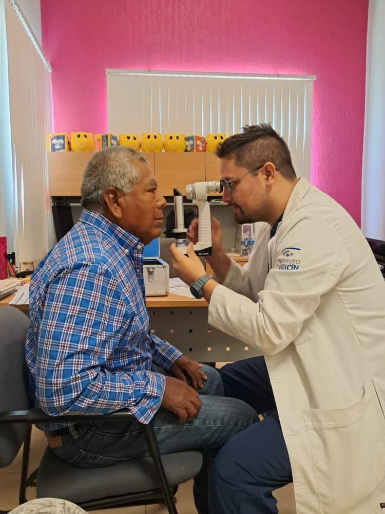 Realizan nueva jornada oftalmológica en la Villa de Méndez; la salud es una prioridad