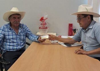 Impulsa DIF Méndez apoyos médicos y próxima jornada oftalmológica para las familias