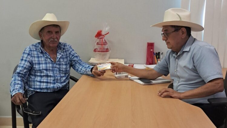 Impulsa DIF Méndez apoyos médicos y próxima jornada oftalmológica para las familias