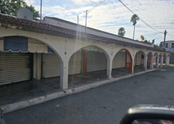 Enfrenta comercio establecido obligaciones difíciles de cumplir
