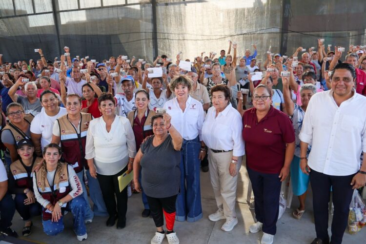 Entrega SEBIEN paquetes alimentarios en Tampico
