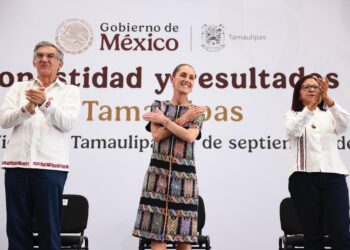 A TAMBOR BATIENTE/ CLAUDIA SE FUE CONTENTA