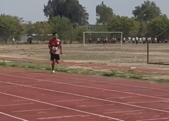 Atleta de Villa de Méndez gana primer lugar en prueba estatal de 800 metros